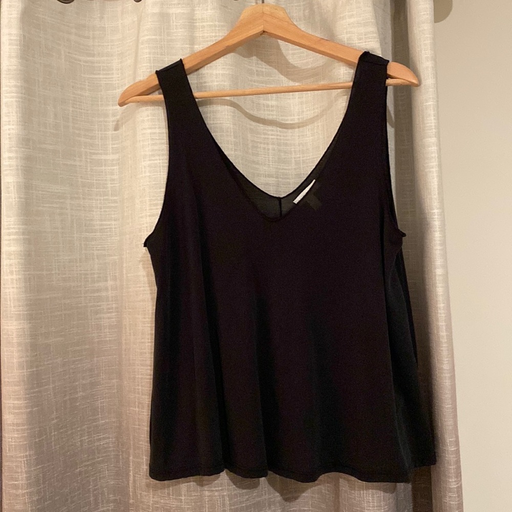Black tank (loose-fitting)